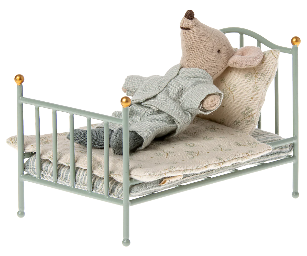 Vintage Bed, Mouse- Mint