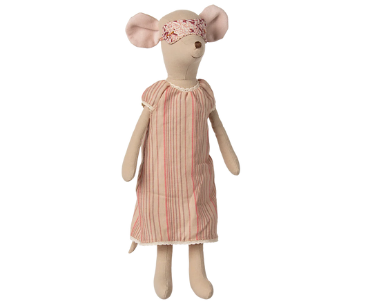 Medium mouse, Nightgown